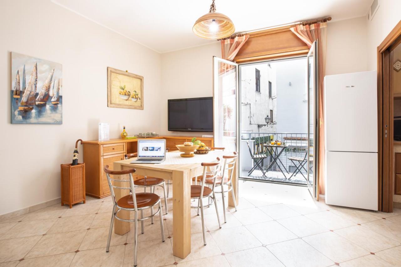 Sorrentovibes - Spacious 3 Bedrooms Apartment In Sorrento Oldtown 外观 照片