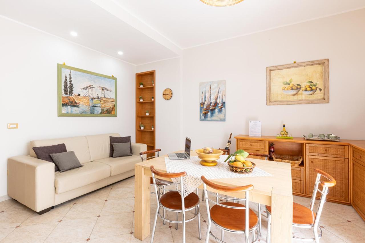 Sorrentovibes - Spacious 3 Bedrooms Apartment In Sorrento Oldtown 外观 照片